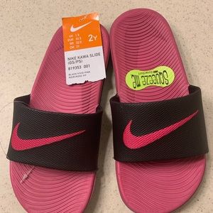 Girl’s Nike slip on sandals